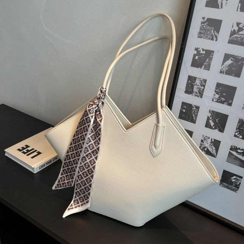 Large commuting tote bag