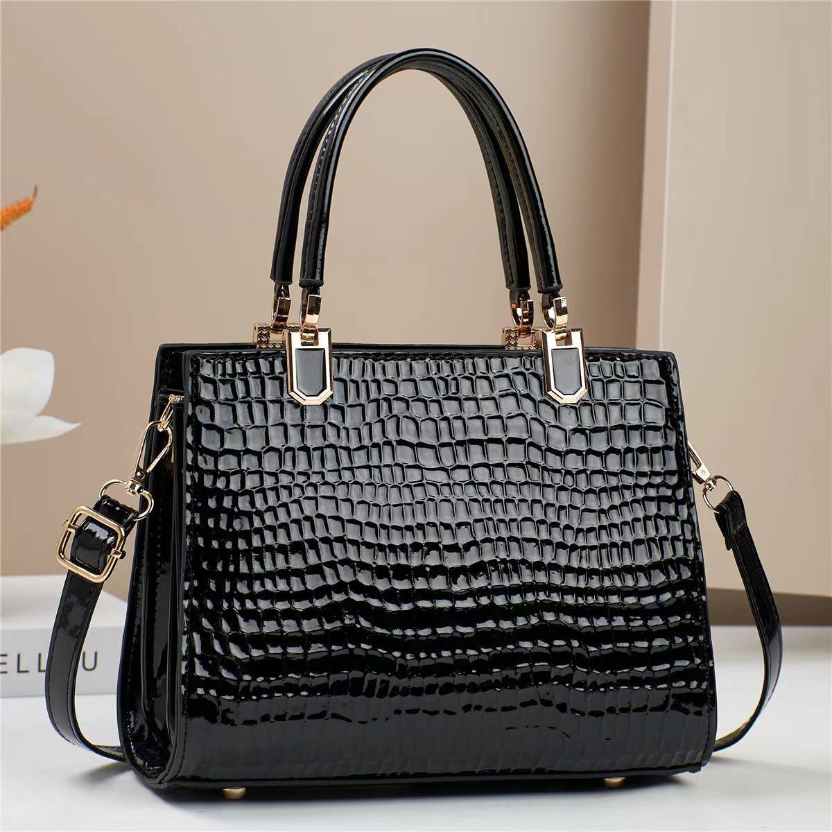 Momento Luxe Shoulder Bag