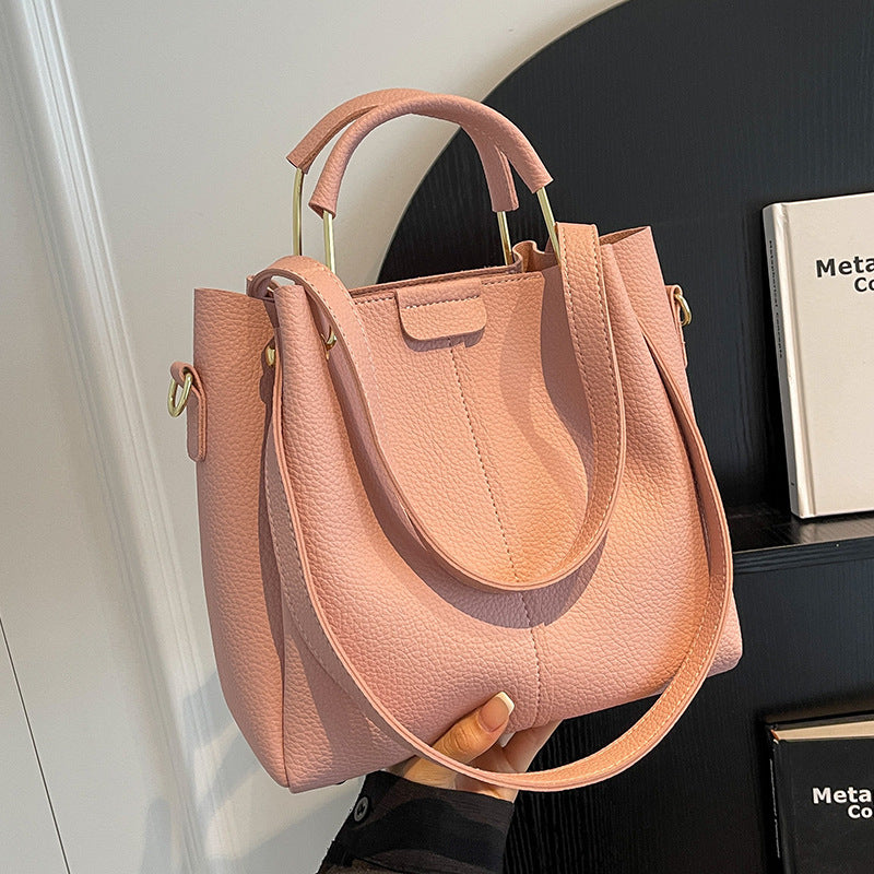 Bolso tipo cubo con textura a juego para otoño