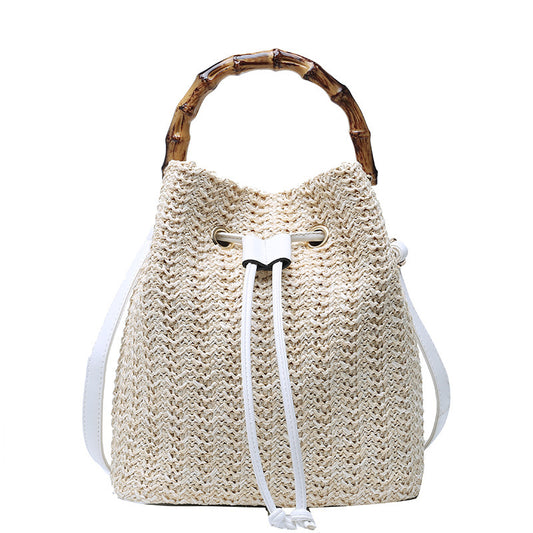 Bolso tejido de bambú con forma de cubo