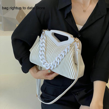 Bolsos plisados ​​triangulares 