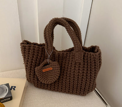 Lindo bolso de lana tejido a mano