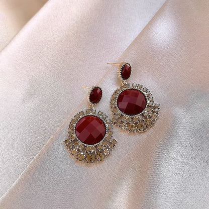 Pendientes elegantes y salvajes con personalidad de moda para mujer