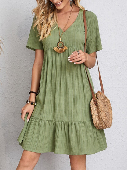 Vestido de verano de manga corta con cuello en V y volantes holgados e informales para playa