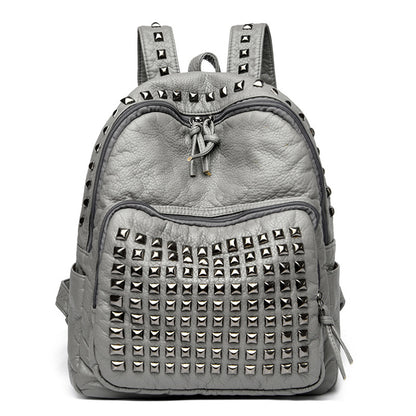 Urban Titan Rucksack mit Nieten