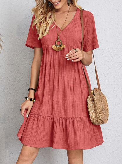 Vestido de verano de manga corta con cuello en V y volantes holgados e informales para playa