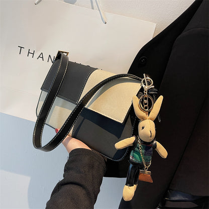 Schultertasche aus mattem Leder