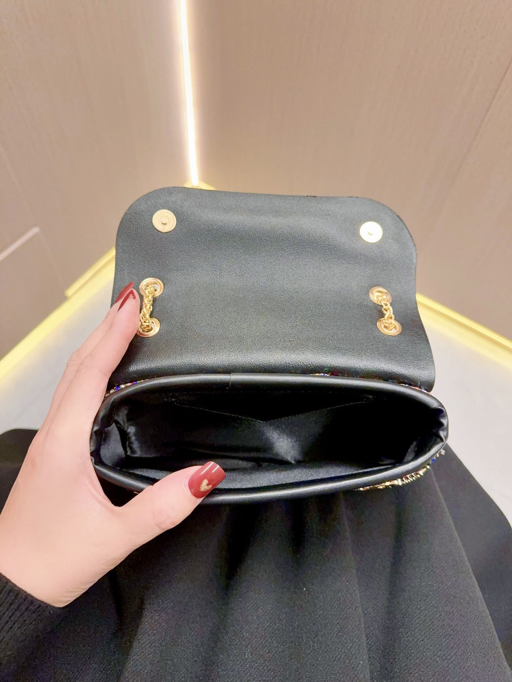 GleamGlitz Diamond Crossbody
