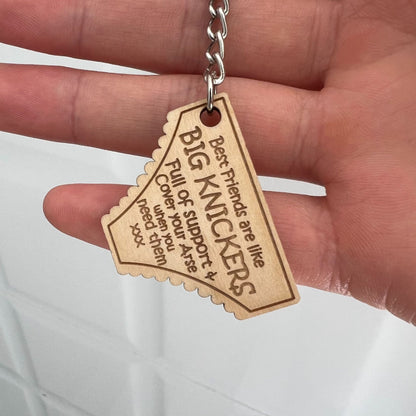 Llavero de madera de la amistad con bragas grandes
