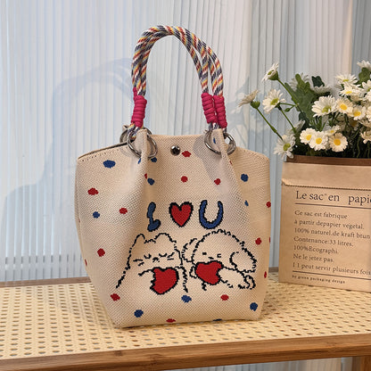 Gestrickte Tasche mit Schnalle