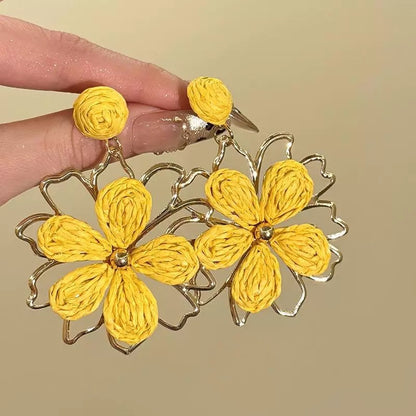 Pendientes colgantes de flores de tela con aguja de plata para mujer