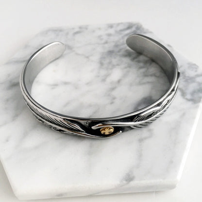 Pulseras de acero inoxidable para mujer, brazalete vikingo con águila y plumas, joyería de moda para hombre.