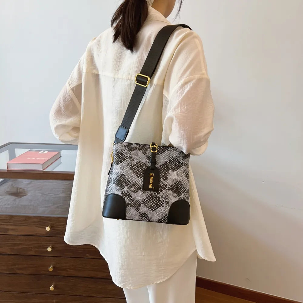 Fierce Snake Print Shoulder Bag - BAGMODA