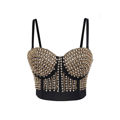 Camisola sexy tipo bralette con cadena y diseño de varillas que deja al descubierto la cintura.