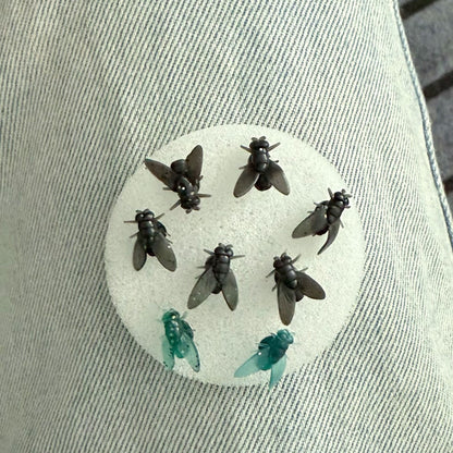 Pendientes únicos de simulación de mini mosca negra pequeña, nuevos y sencillos