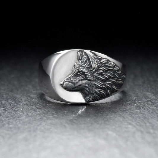 European And American Retro Domineering Wolf Shape