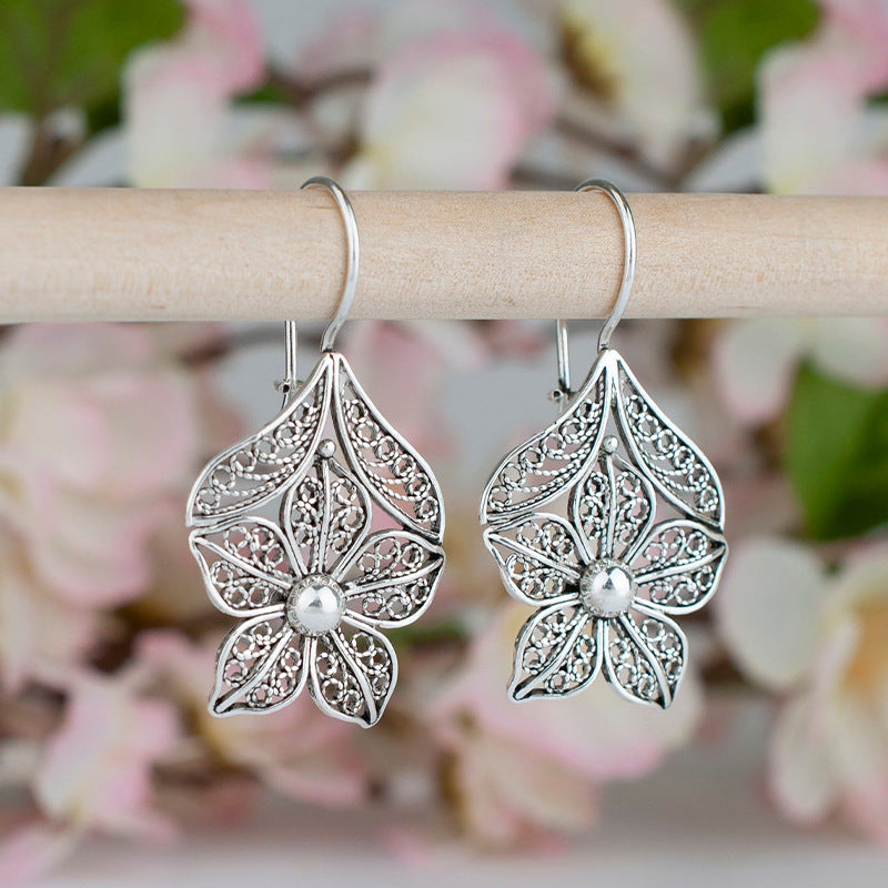 Retro Simple Hollow Flower Leaf-shaped Earring