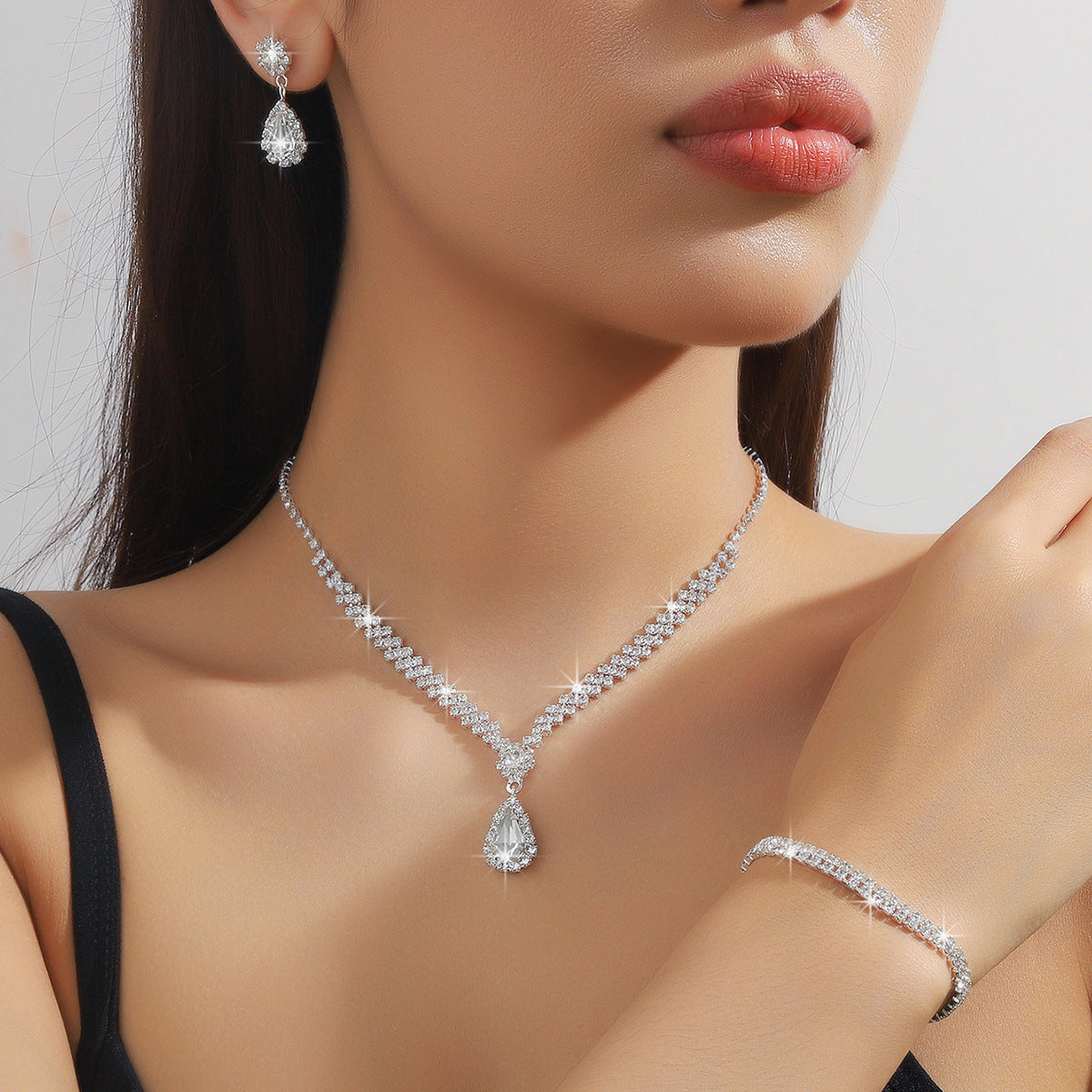Exquisite Claw Chain Necklace And Earrings Suite Two-piece Set Water Drops