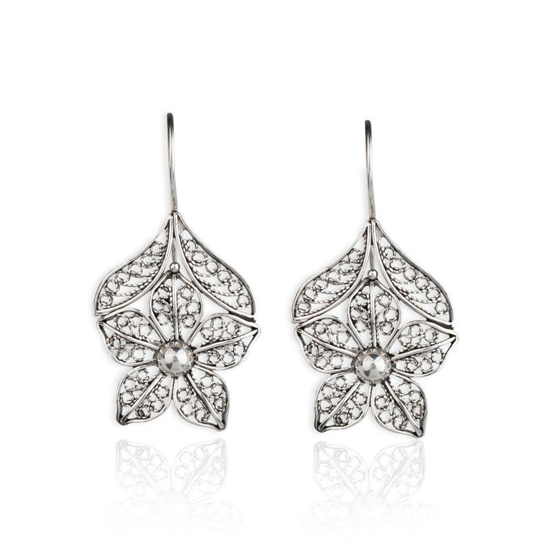 Retro Simple Hollow Flower Leaf-shaped Earring