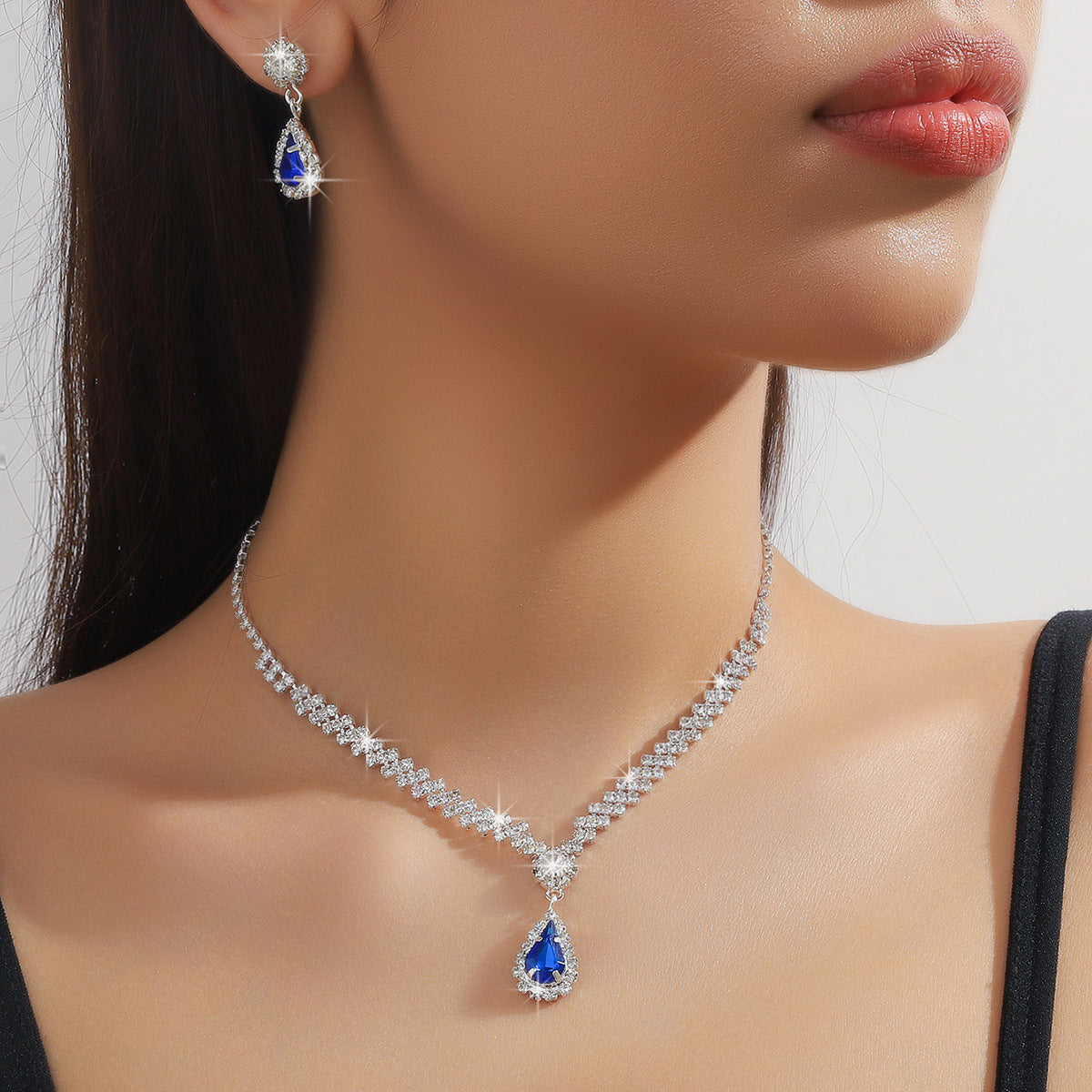Exquisite Claw Chain Necklace And Earrings Suite Two-piece Set Water Drops