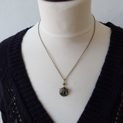 Collares colgantes de libélula tallados a mano en bronce vintage para mujer