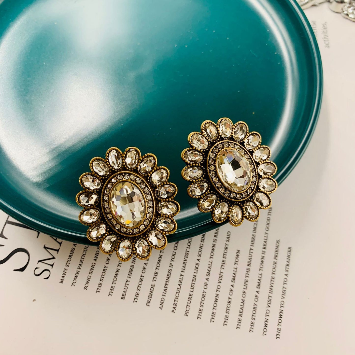 Western Retro Marking Full Inlaid Luxury High-profile Earrings