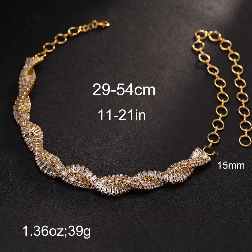 Collar con cruz de diamantes de imitación para mujer