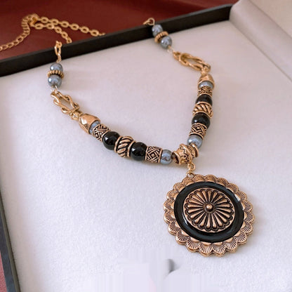 Collar de perlas de flores, diseño retro de moda, ligero, de lujo, de gran sentido.