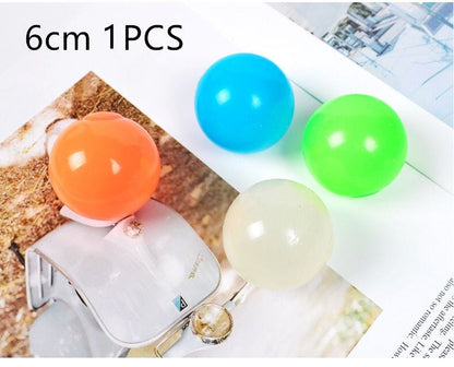 Bolas adhesivas luminosas para pared, juegos de fiesta en casa, juguetes novedosos que brillan en la oscuridad, juguete de descompresión para apretar.
