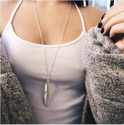 Collar retro con borlas de plumas para mujer