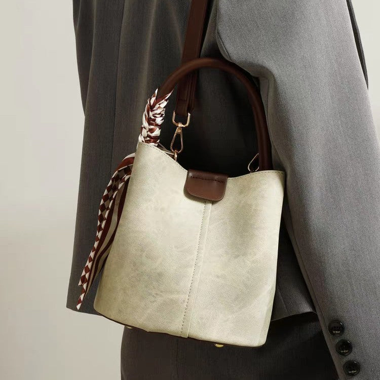StreetÉvo Bucket Bag