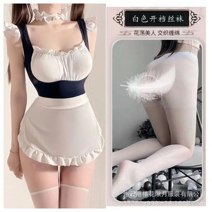 Lencería sexy y mono seductor