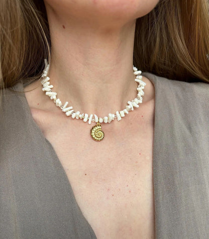 Collar de perlas de agua dulce con cadena de grava roja de nuevo estilo para mujer