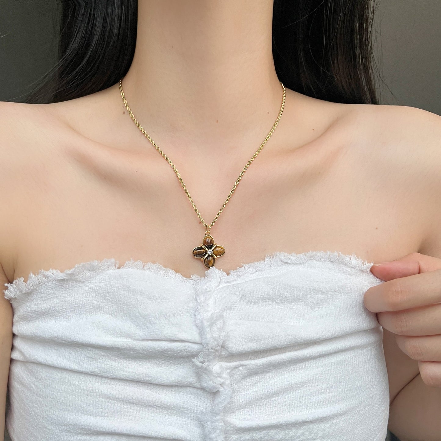 Collar de acero y titanio con ojo de tigre natural estilo retro de Maillard