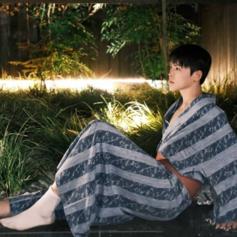 Kimono japonés tradicional de ropa formal para hombres