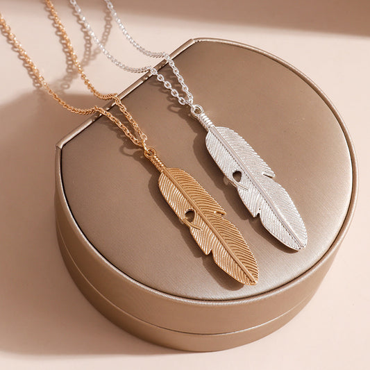 Collar retro con borlas de plumas para mujer