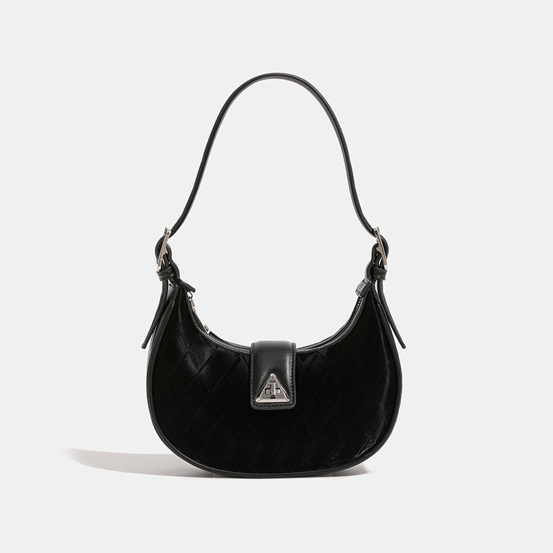Contour Chic Saddle Bag