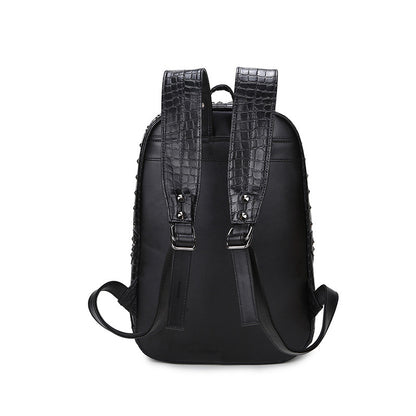 Kreativer Punk-Rucksack mit Totenkopf