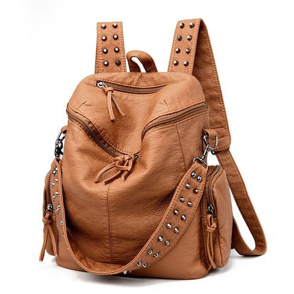 Mochila de gran capacidad con remaches
