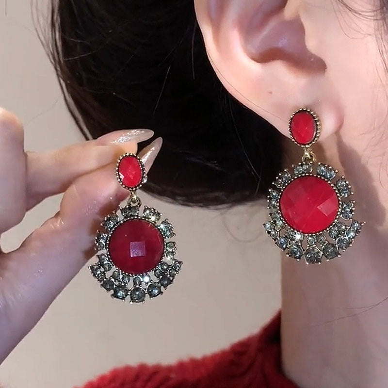 Fashion Personality Retro Elegant Wild Earrings Women