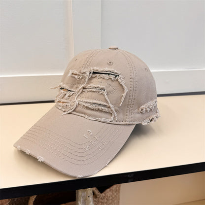 Sonnenhut machen alte zerrissene Softtop-Baseballkappe