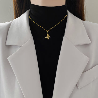 Collar de lujo con mariposa y circonitas para mujer