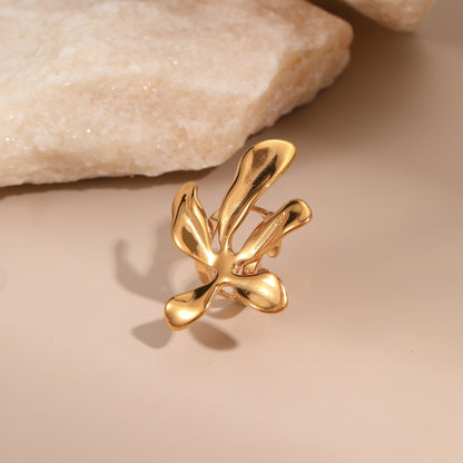 Collar con flores de estilo europeo y americano, pendientes de acero de titanio y anillo abierto.