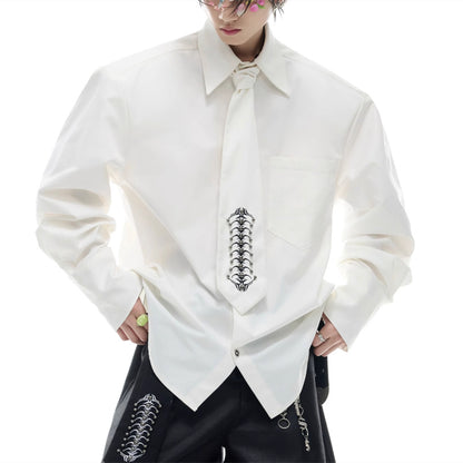 Camisa con corbata bordada y espalda de Niche Deconstruction