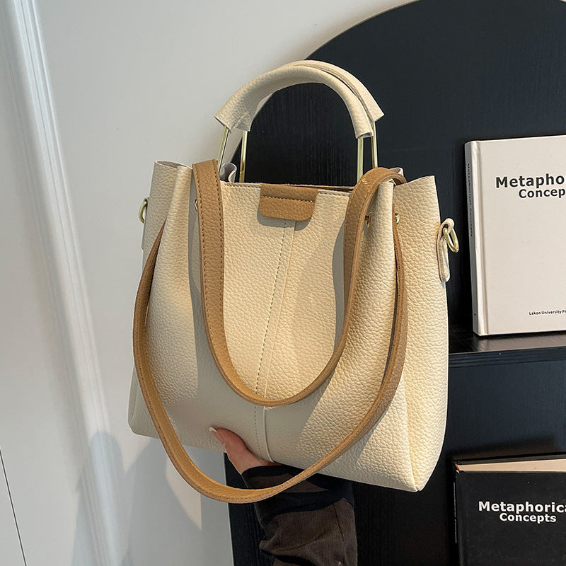 Bolso tipo cubo con textura a juego para otoño