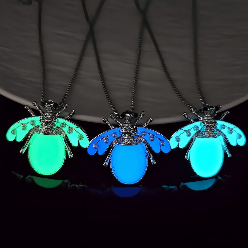 Fantasy Luminous Bee Necklace Firefly Inlaid Pearl Design Personalized Luminous Effect