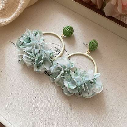 Pendientes colgantes de flores de tela con aguja de plata para mujer
