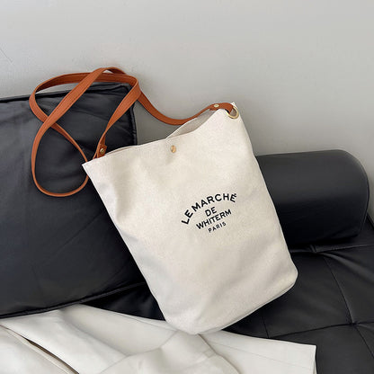 Beuteltasche aus bedrucktem Canvas