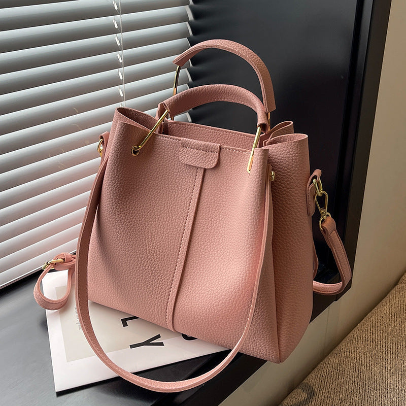 Bolso tipo cubo con textura a juego para otoño
