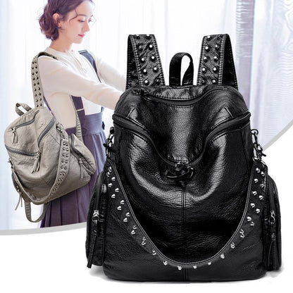 Mochila de gran capacidad con remaches